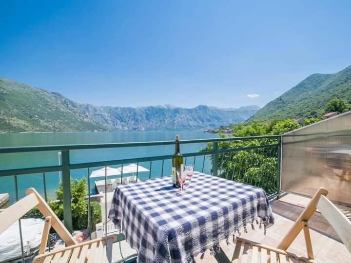 Apartments Iva Kotor Buitenkant foto